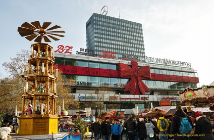 The pyramid of the Kaiser Wilhelm Memorial Church Christmas market